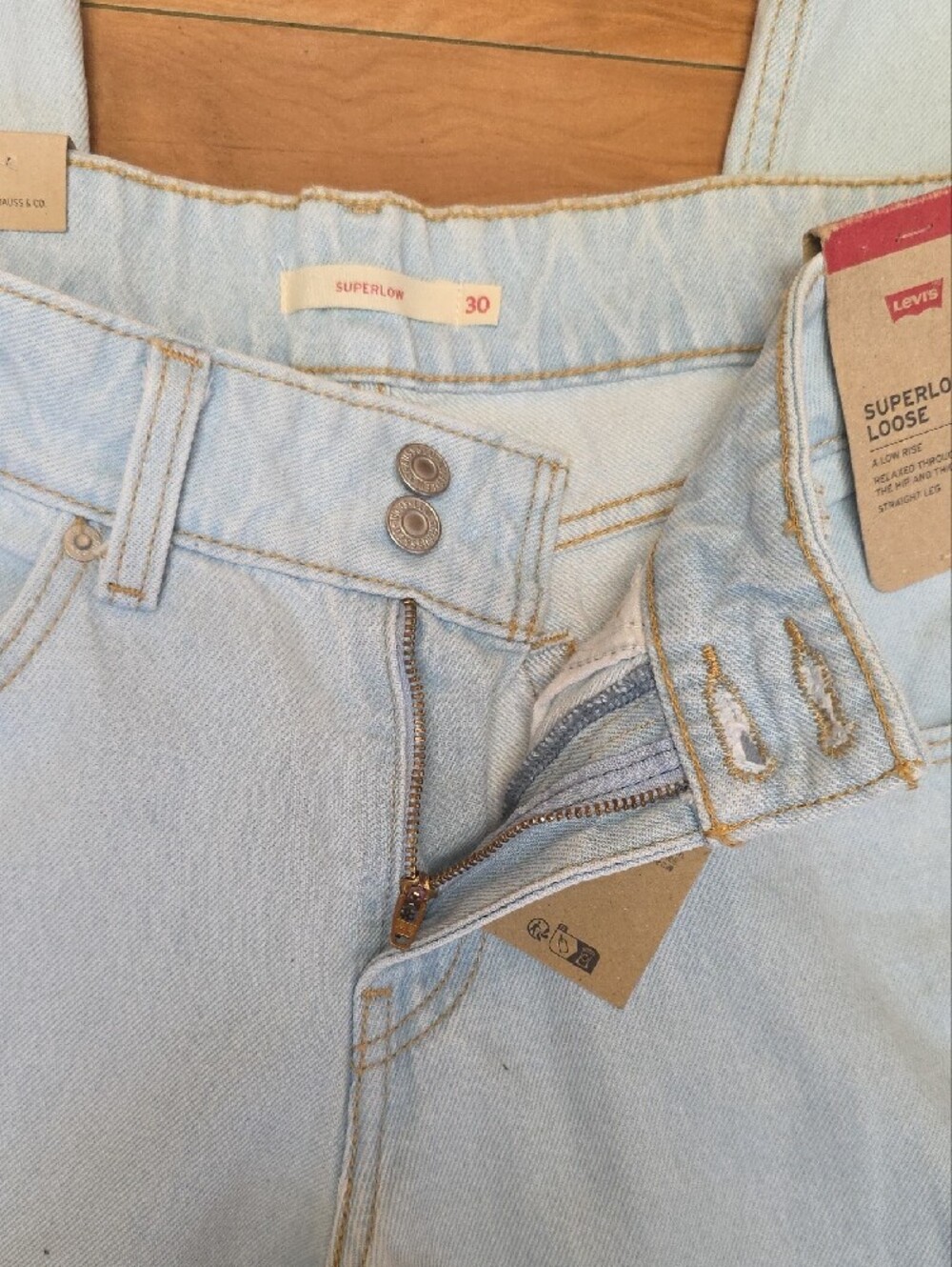 Levi’s Superlow Loose Stripe Jeans Light Wash Two Tone Side Panel 30x32 NEW - Picture 6 of 16